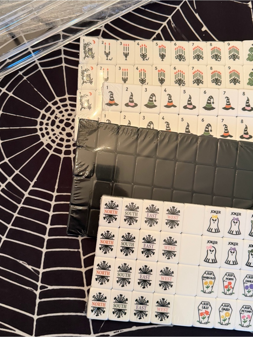 Halloween Mahjong Tile Set - Black and White, Spider Web Mat and Clear Racks